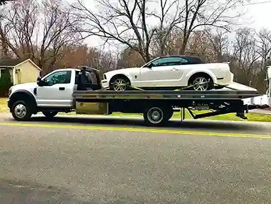 tow truck on Freedom Boulevard for towing in Freedom CA